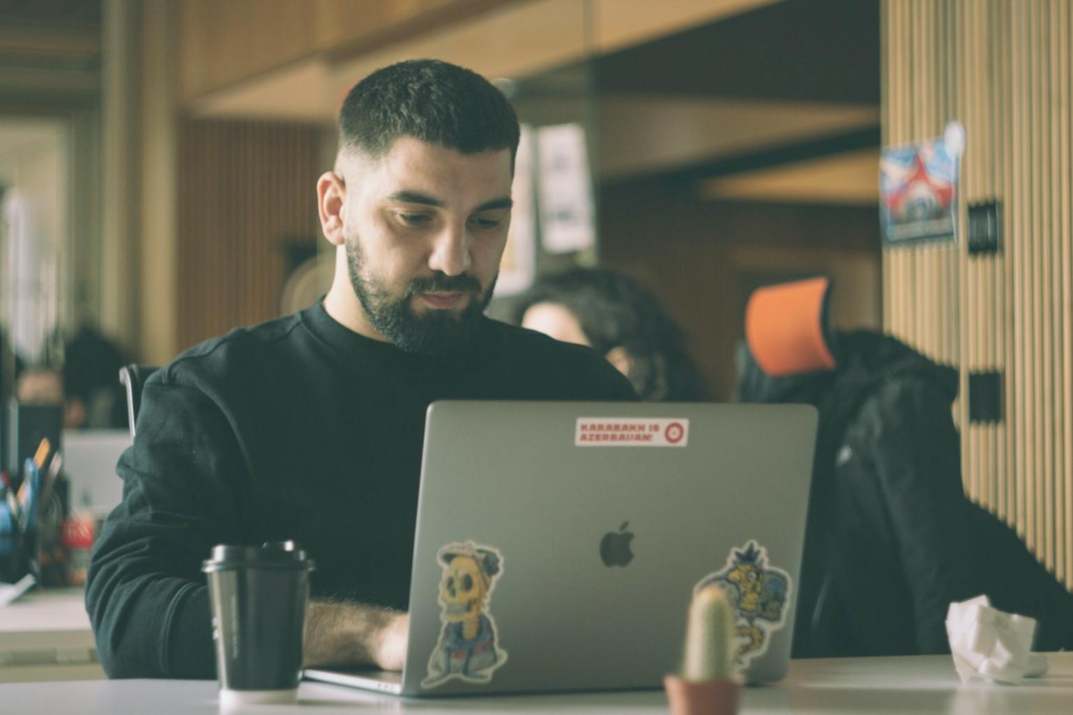 Session de travail en équipe sur le développement pédagogique